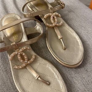 NWOT “Chanel” like Pearl Gold Quilted Sandals Shoes Sz 37 .
